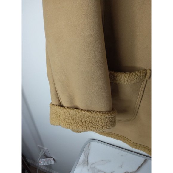 Ladies Lamb Like Winter Coat - Picture 2 of 6